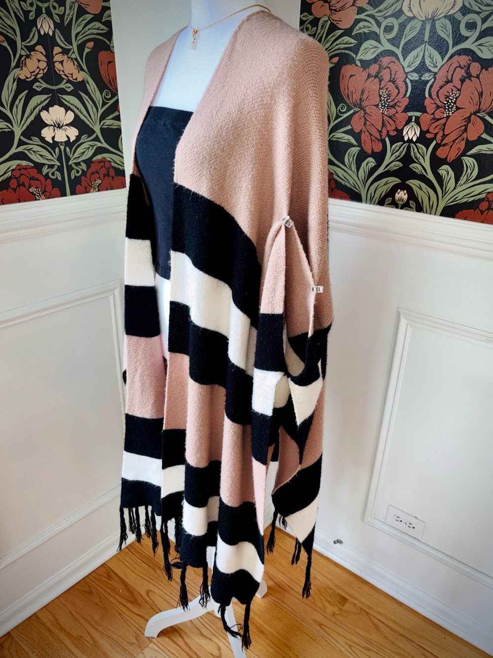 Boutique Boho Fleece Cardigan with Tassles - Picture 3 of 7